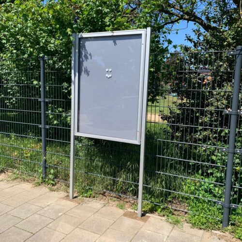 Vrijstaande informatieborden 41 Informatiebord in openbare ruimte vrijstaand met veiligheidsglas